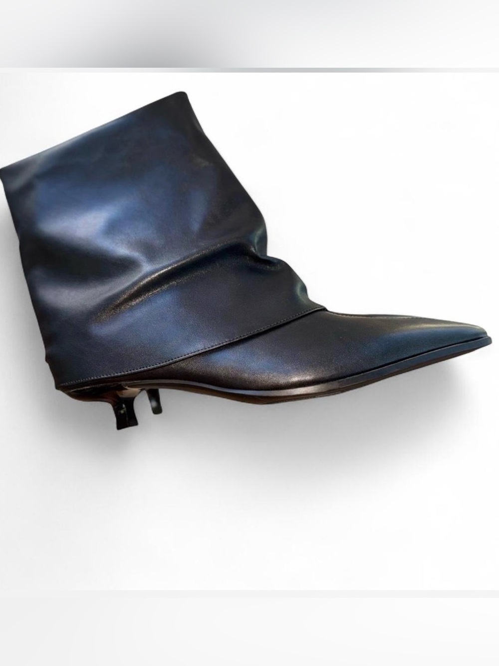 Time and Tru Black Fold Over Kitten Heel Ankle Booties Pointed Toe Size 8 - Picture 8 of 8